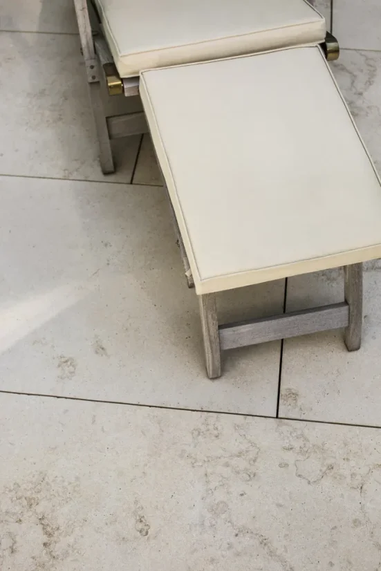 Vápencová dlažba - AVALON - Rozměry: 60-90 x 40 x 3 cm