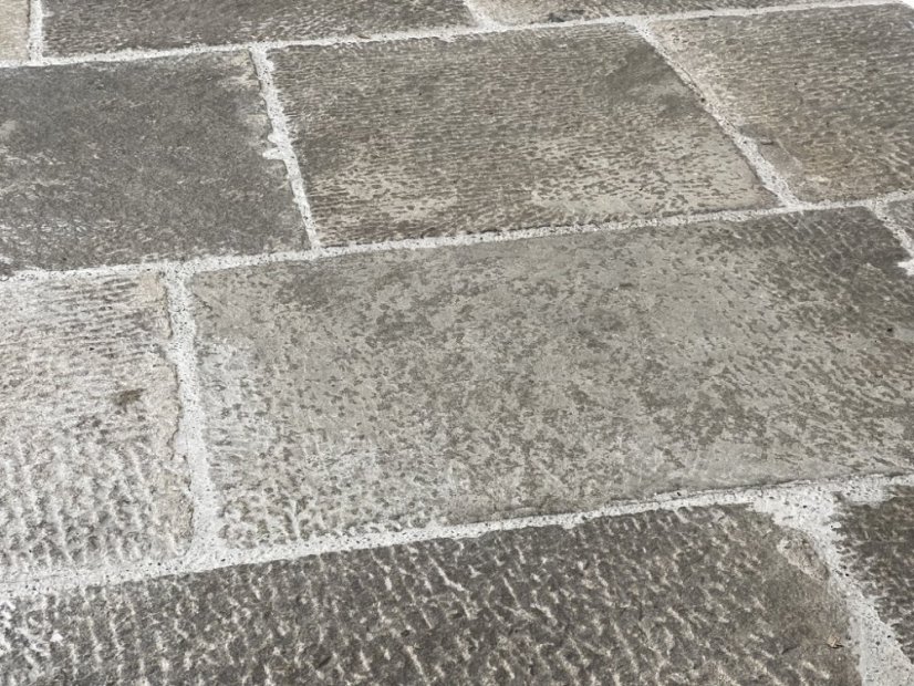 Staré kamenné dlažby