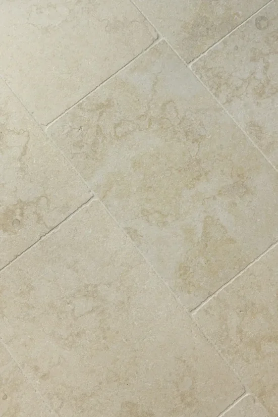 Vápencová dlažba - AVALON - Rozměry: 60-90 x 40 x 3 cm