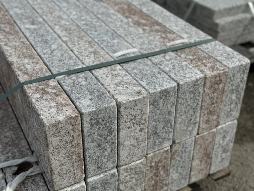 Žulový obrubník- MULTICOLOR