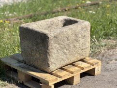 Kamenné koryto / květináč