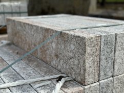 Žulový obrubník- MULTICOLOR