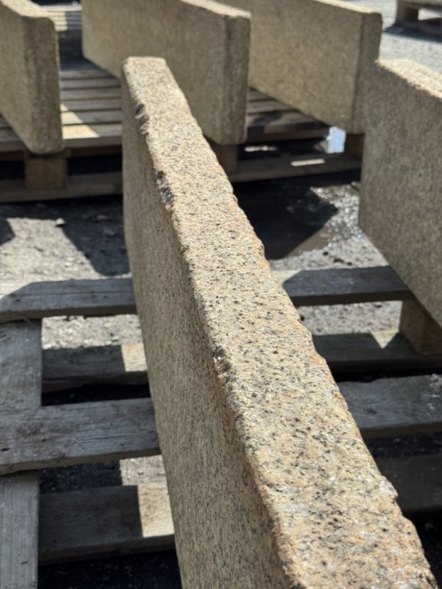 Žulový obrubník Antico - Rozměry: 100 x 8 x 20 cm