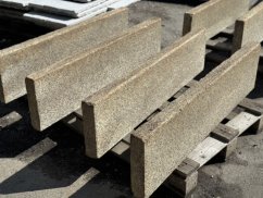 Žulový obrubník Antico