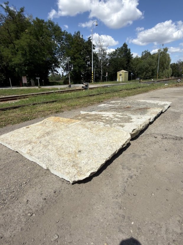Masivní XXL kamenné krajiny s přírodním povrchem
