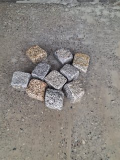 Bubnované dlažební kostky - 8/11
