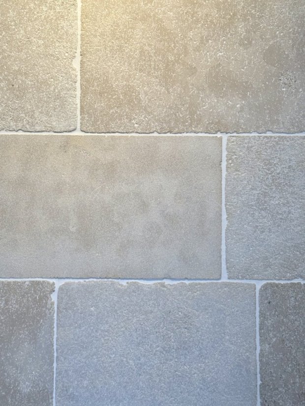 Vápencová dlažba - Amica - Rozměry: Francouzký vzor ( mix formátů)