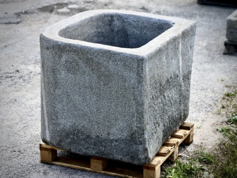 Kamenná nádrž / kamenka