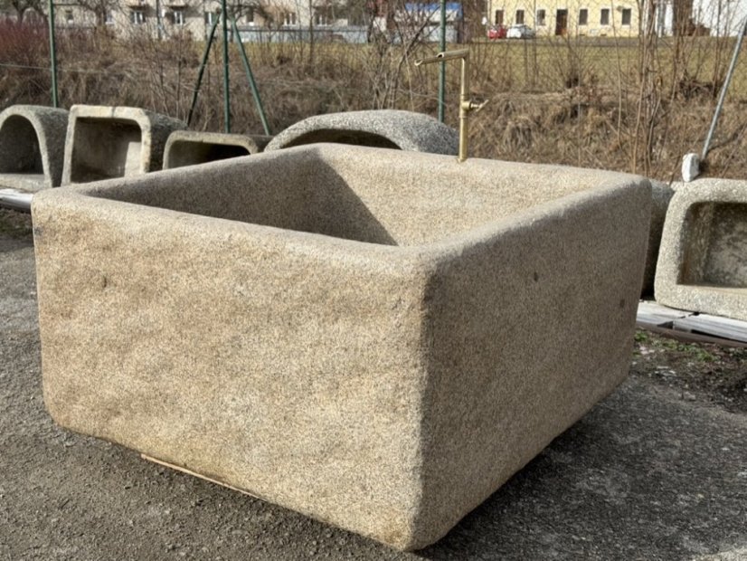 Kamenná nádrž
